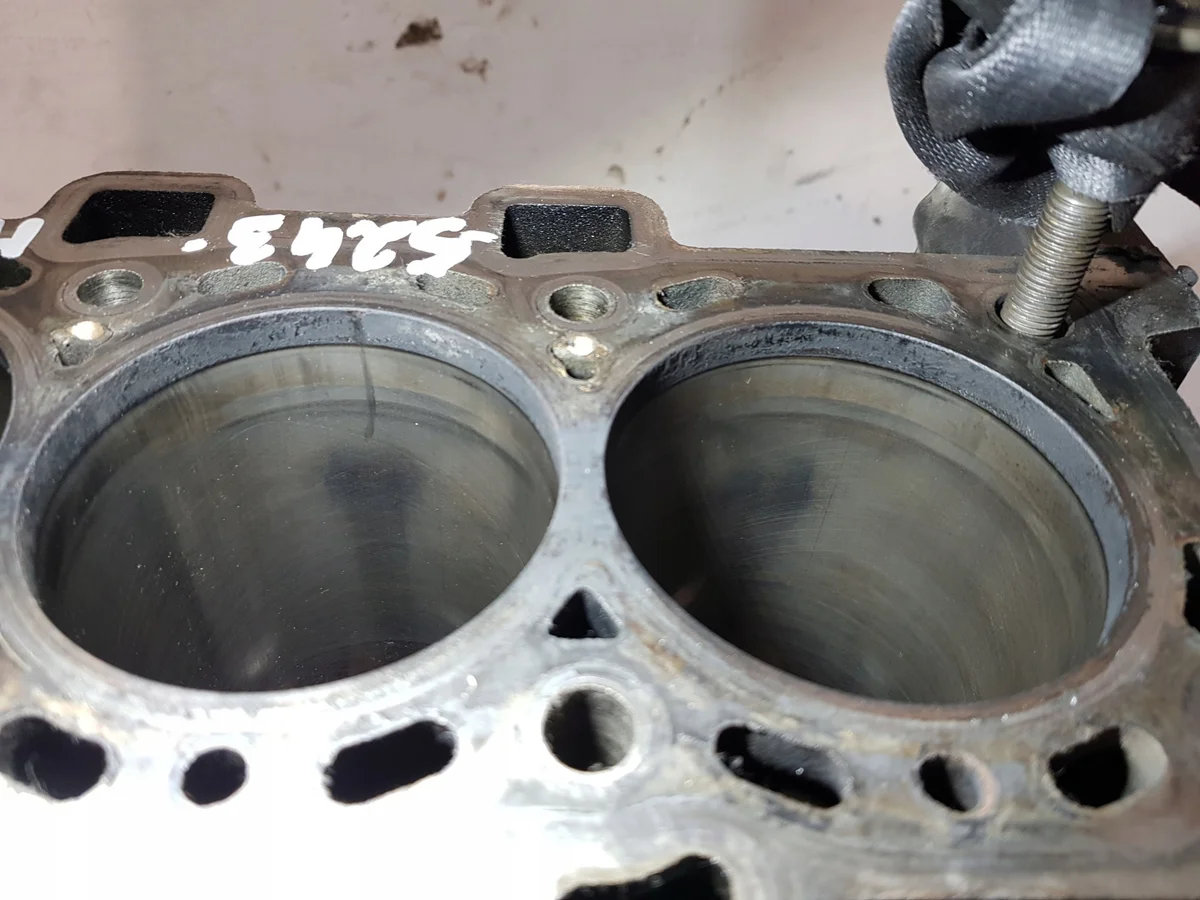 Bloc moteur Renault Master III 2.3 DCI image 6