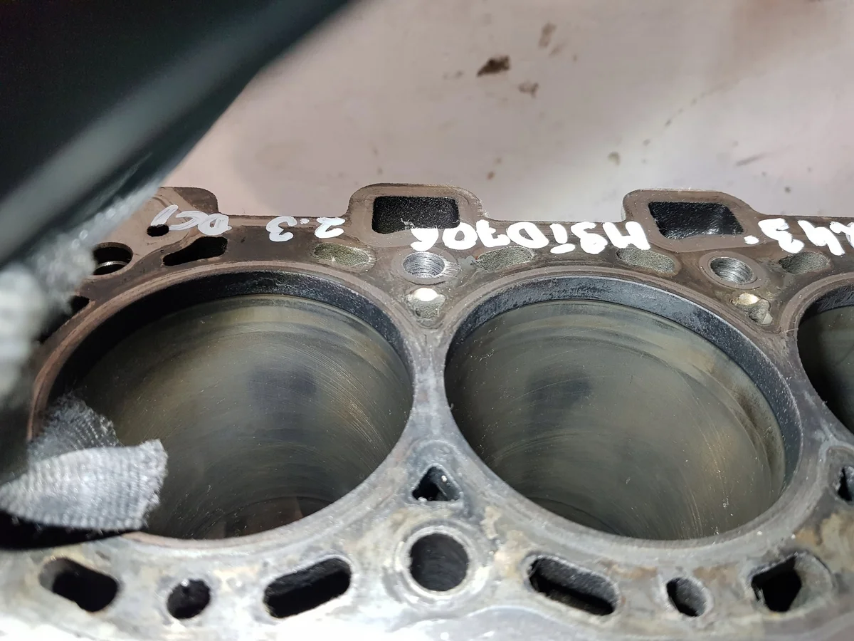 Bloc moteur Renault Master III 2.3 DCI image 8