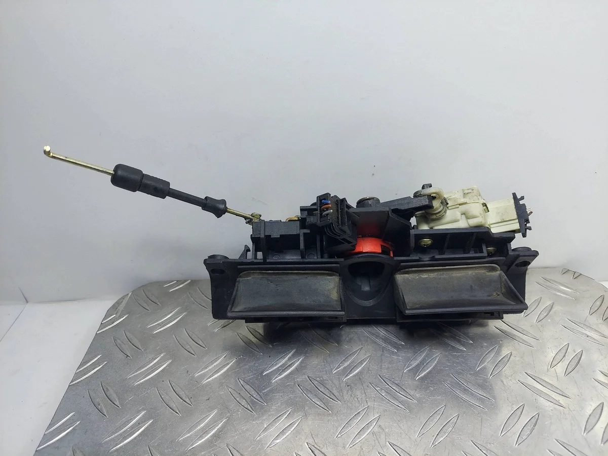 Takaluukun kahva Audi A6 C5 8D9827565H