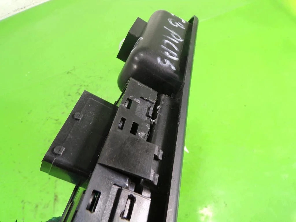 Citroen C3 Picasso Interruptor Elevalunas F-407252- image 4