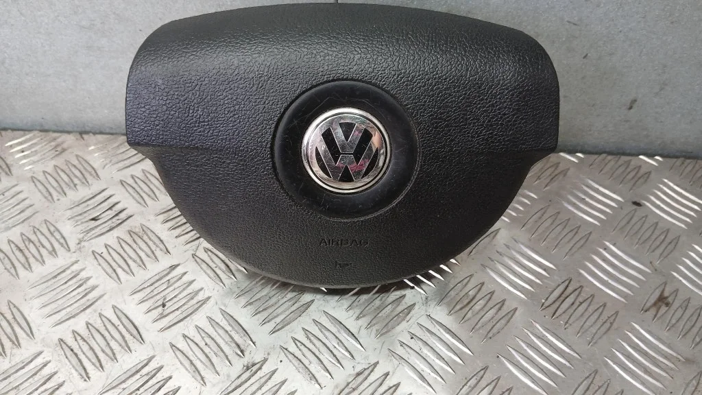 Ohjauspyörän tyyny VW Passat B6 1.9TDI