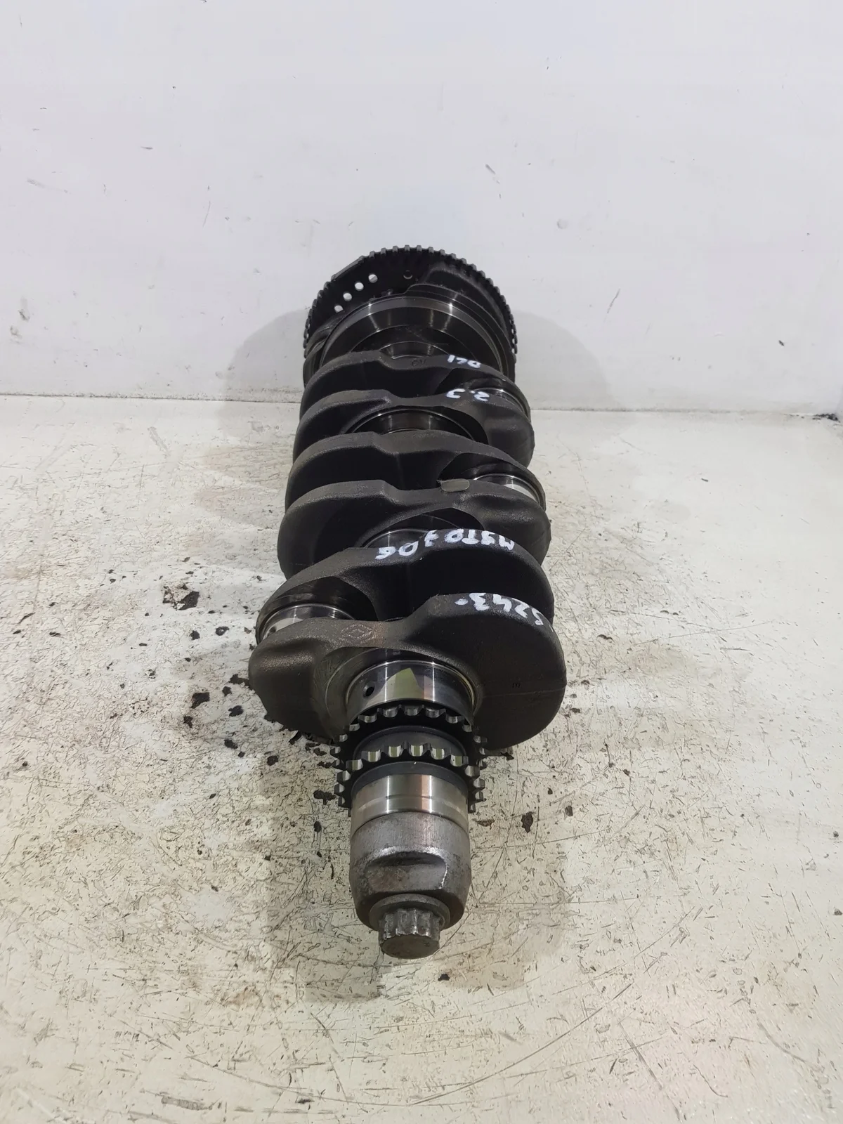 Used Crankshaft 8200805625 for Renault Master image 4