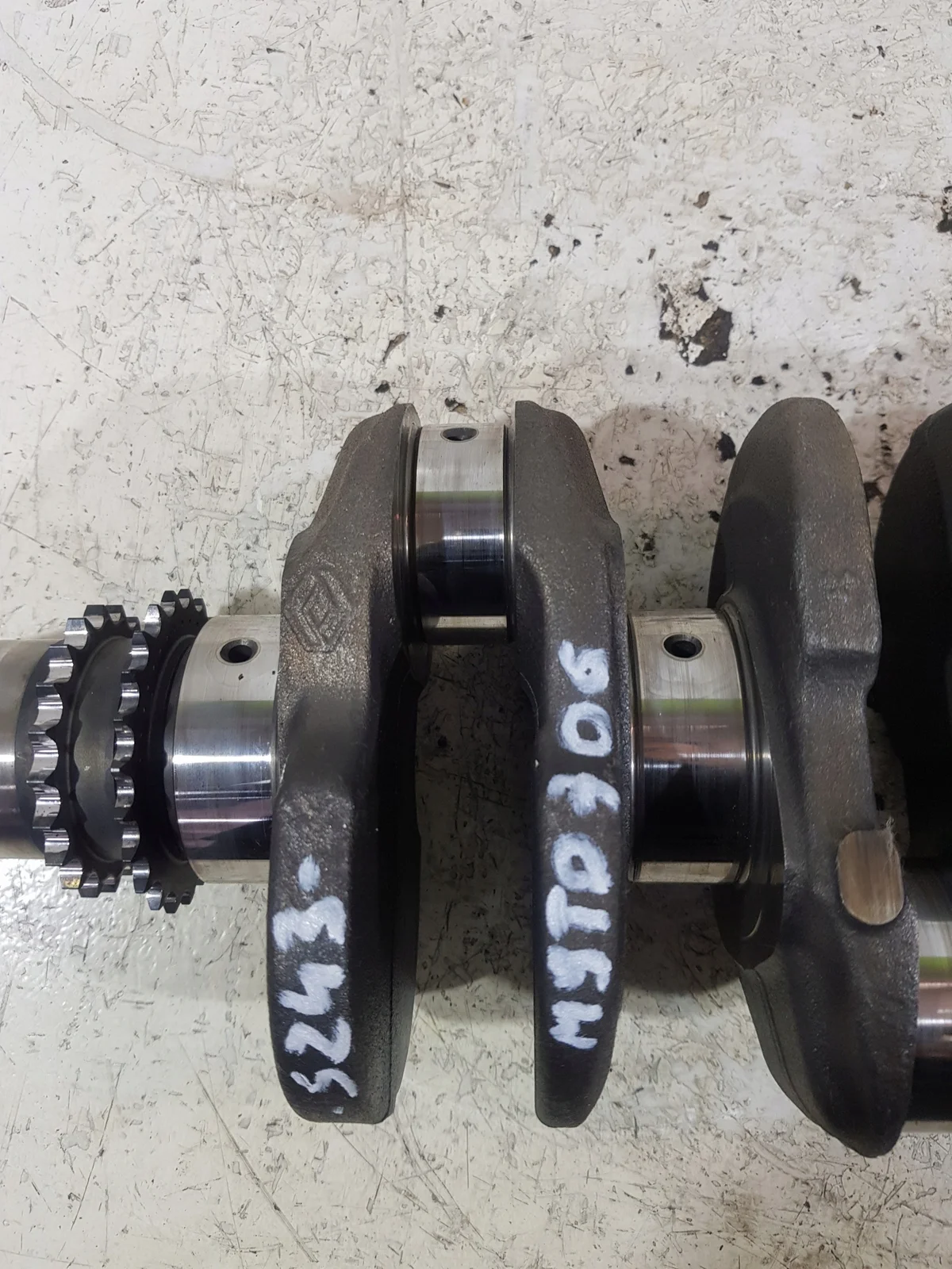Used Crankshaft 8200805625 for Renault Master image 5