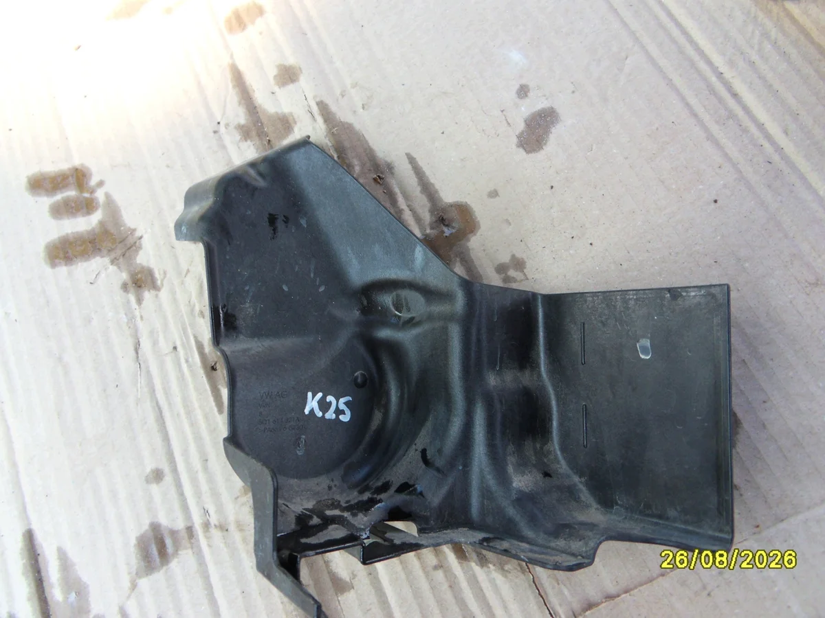 ABS-pumpun suoja VW Passat B8 5Q1614321A image 3