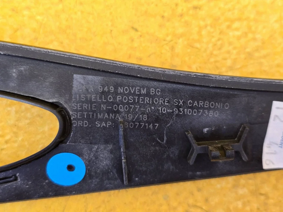 Alfa Romeo Stelvio Dekorlist Dörr Höger Bak image 10