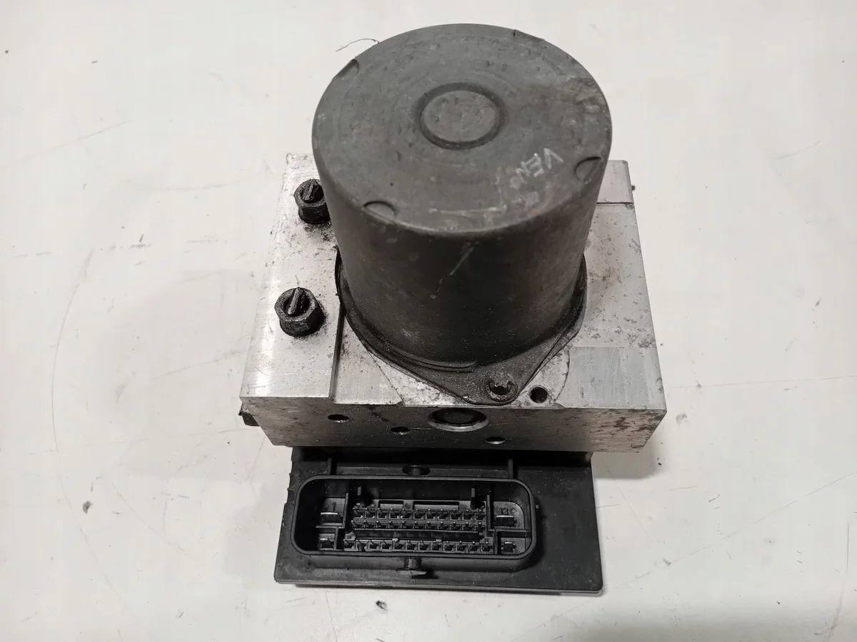 Mercedes-Benz Vito ABS-pumppu A0084316212