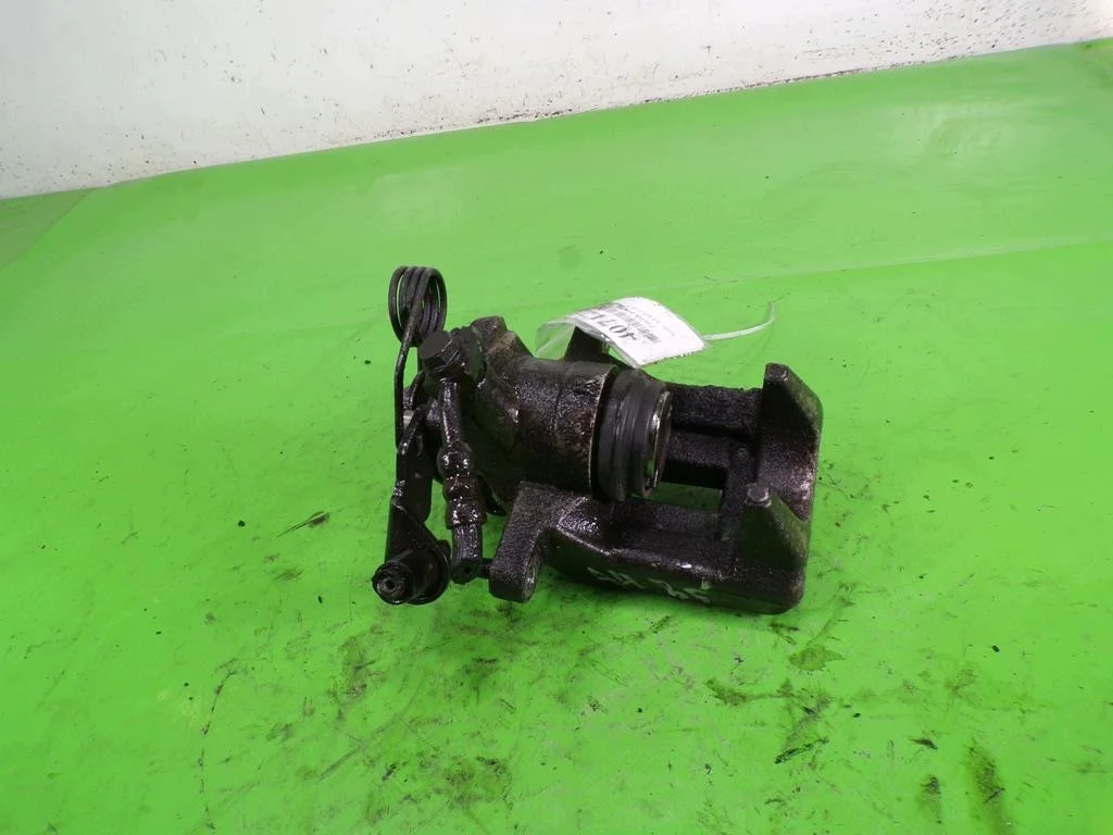 Audi A4 B5 remklauw achter F-407125-