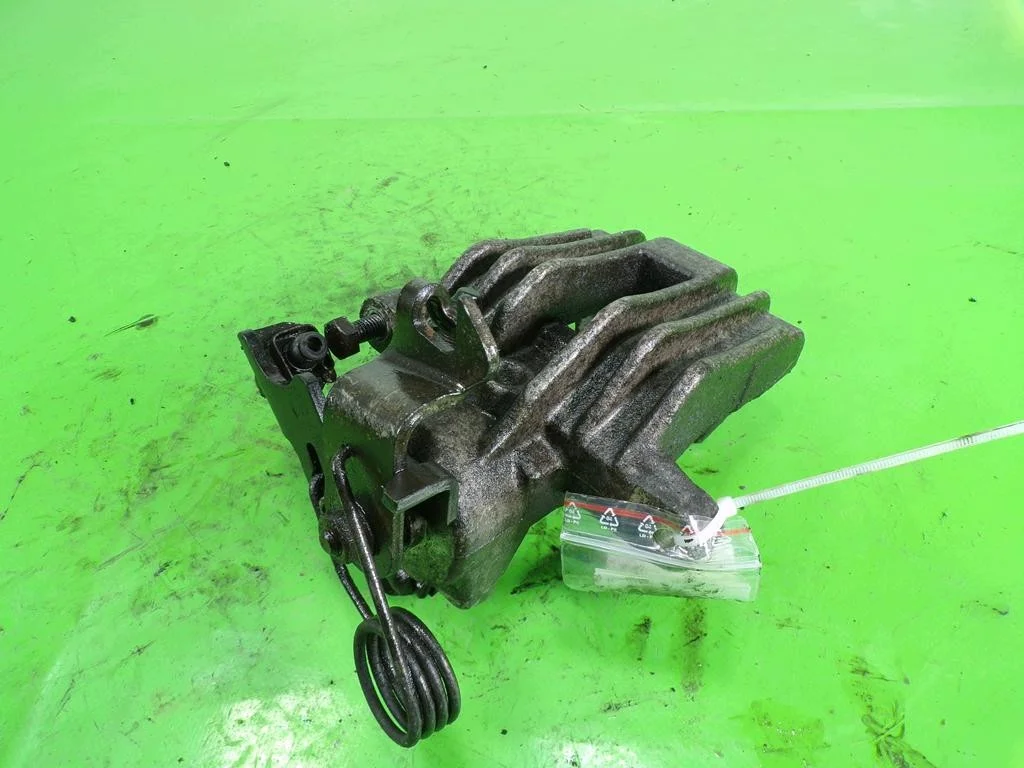 Audi A4 B5 LIFT Pinça de Freio Traseira