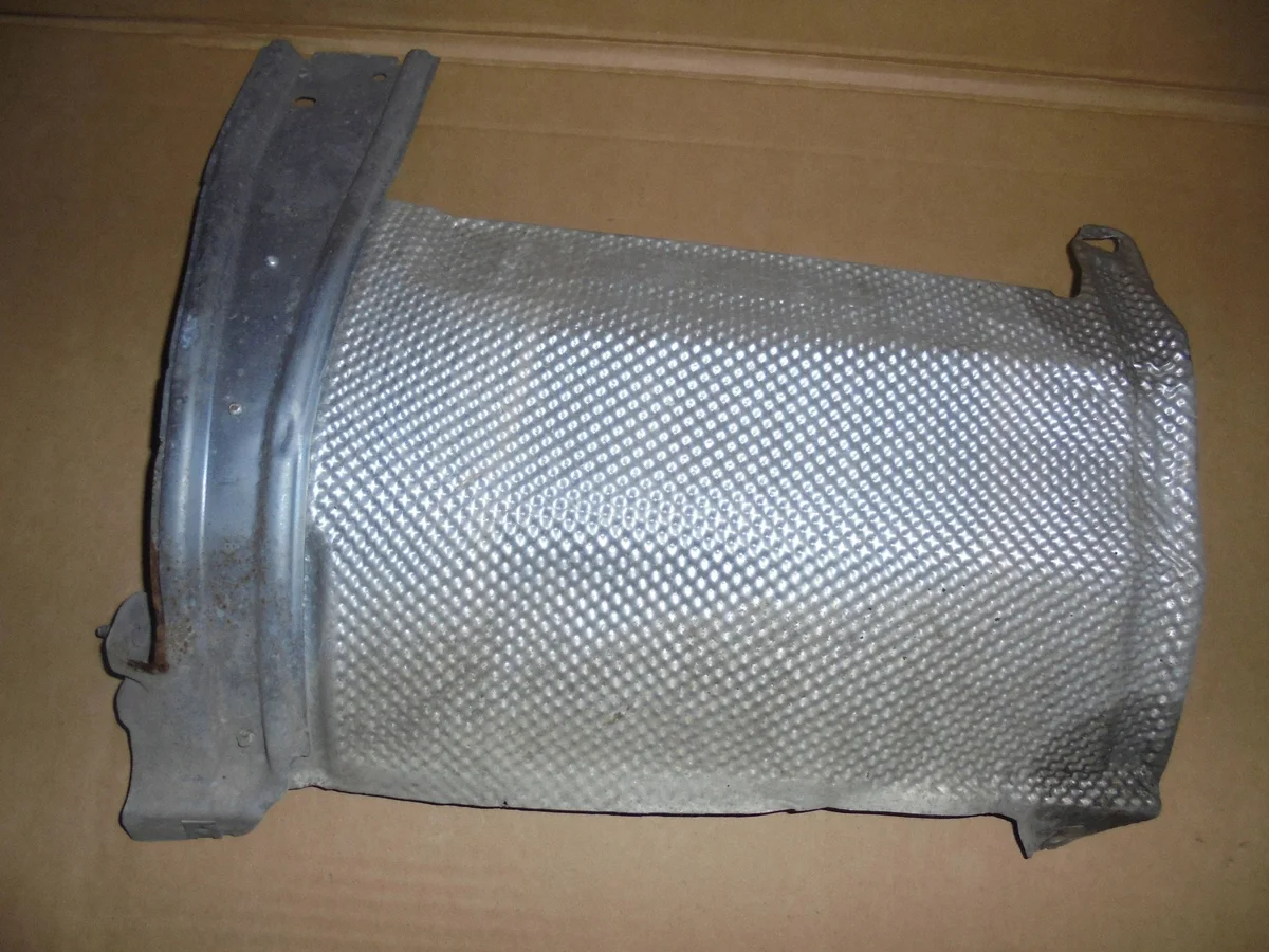 Mercedes-Benz A2046800122 Bouclier thermique