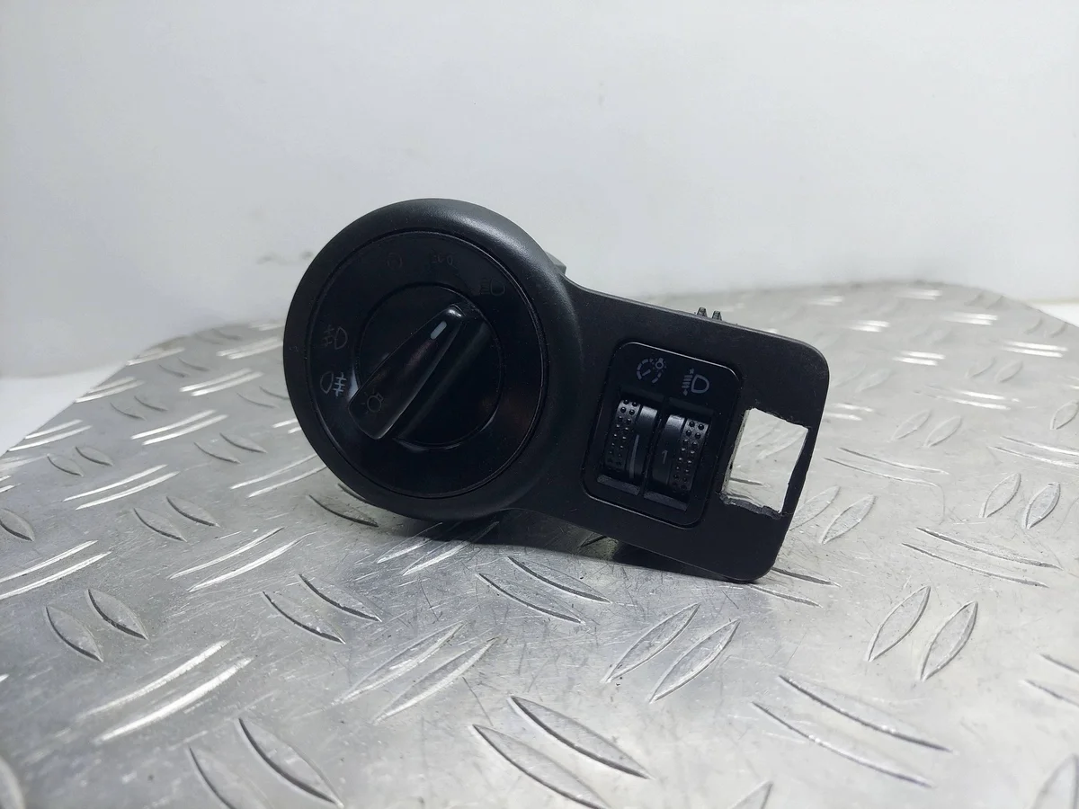 Valokatkaisija Skoda Octavia I 1U0941333D