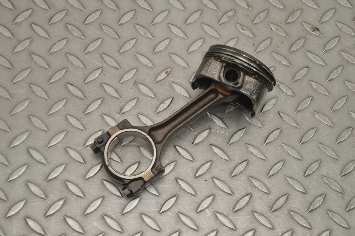 Pistón Opel Vectra C 2.2L 108kw 2002