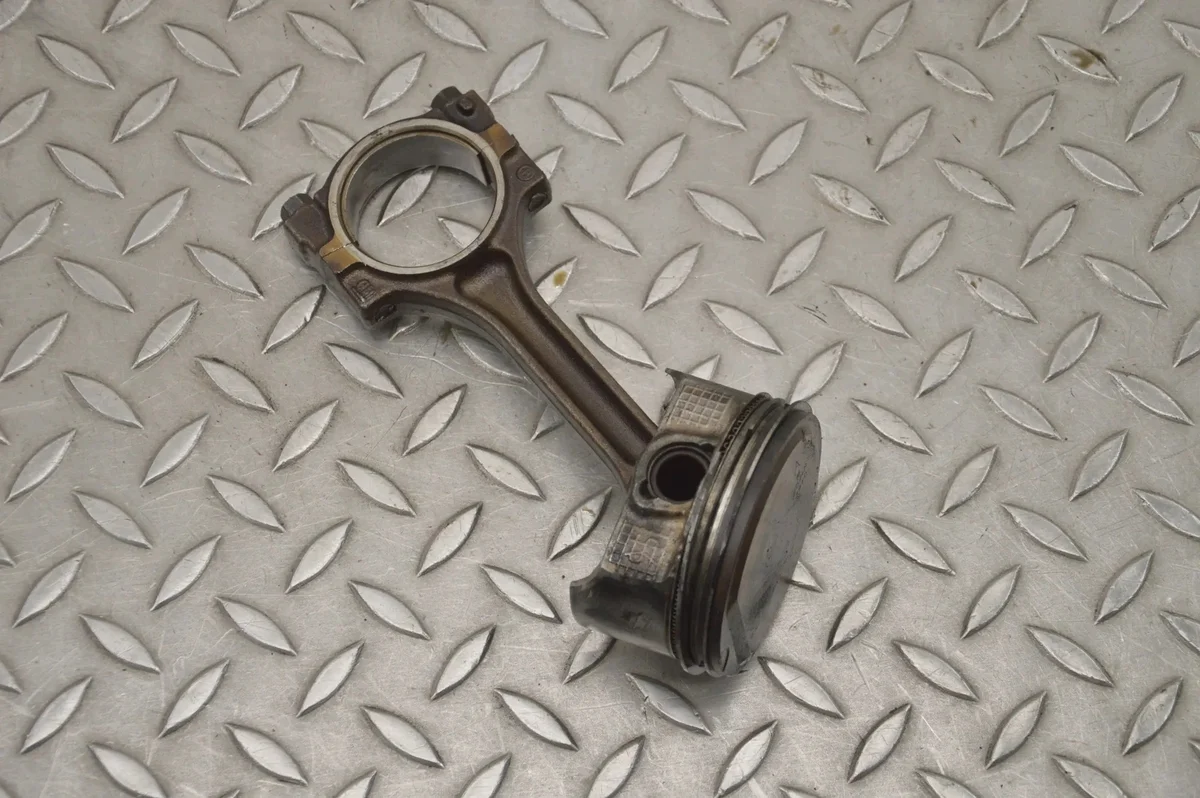 Pistone Opel Vectra C 2.2L 2002 - OEM 674