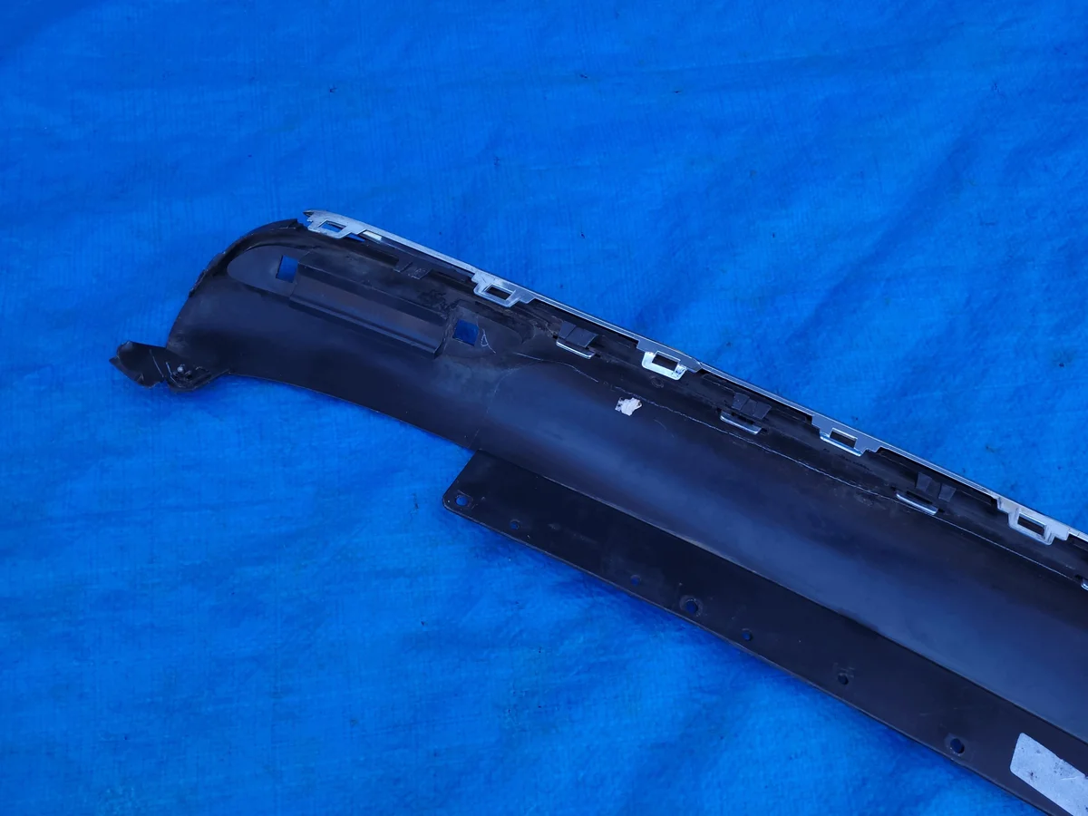 Chrysler Pacifica Rear Bumper Diffuser Trim image 7