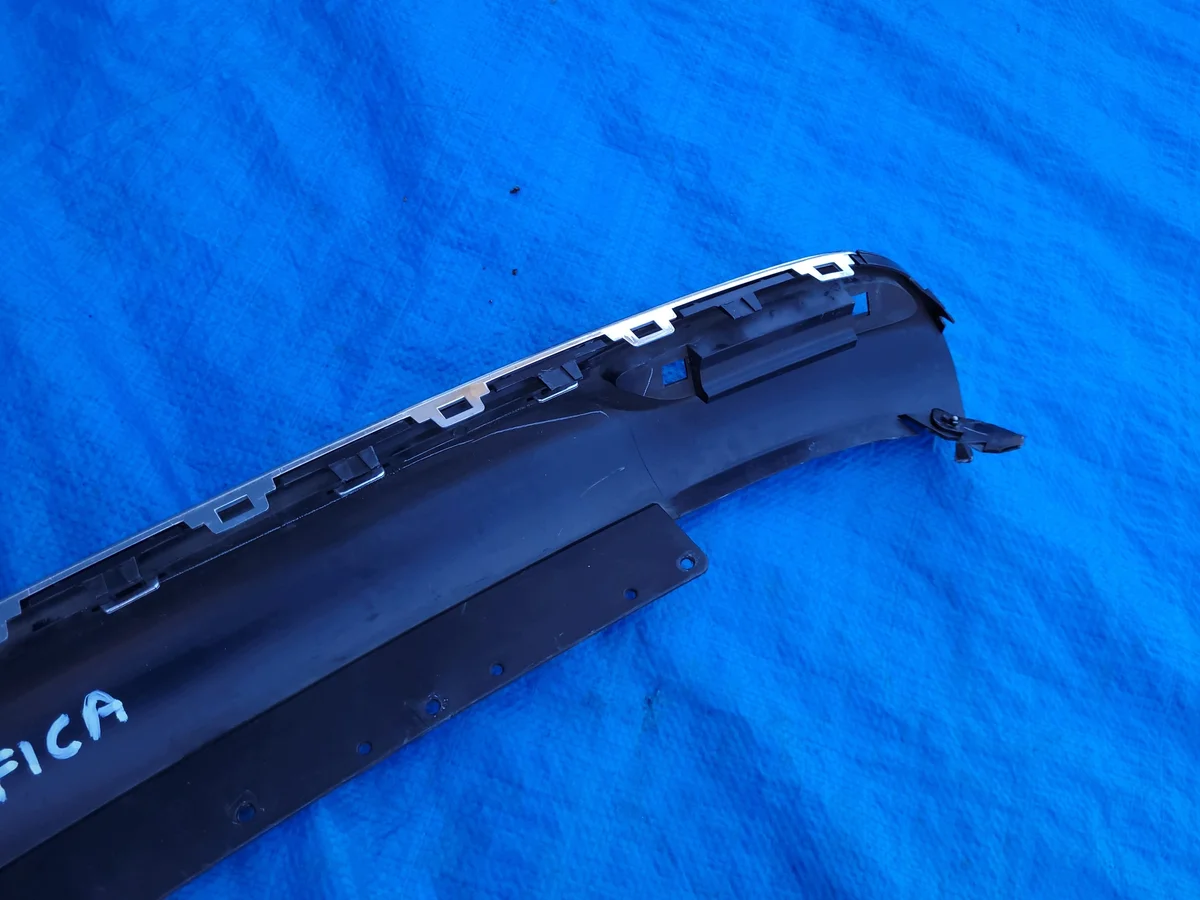 Chrysler Pacifica Rear Bumper Diffuser Trim image 8