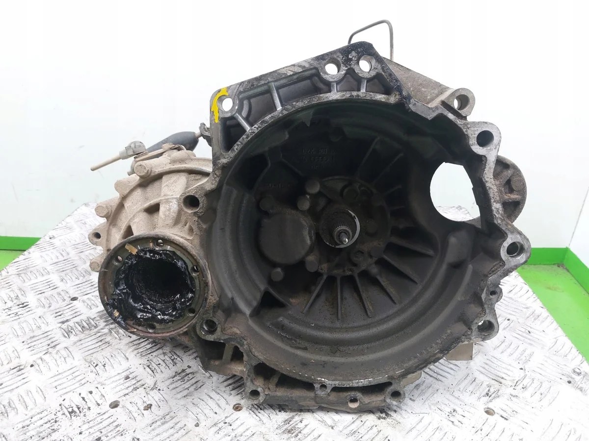 Caixa de Câmbio EAZ VW Caddy II 1.9 SDI Usada