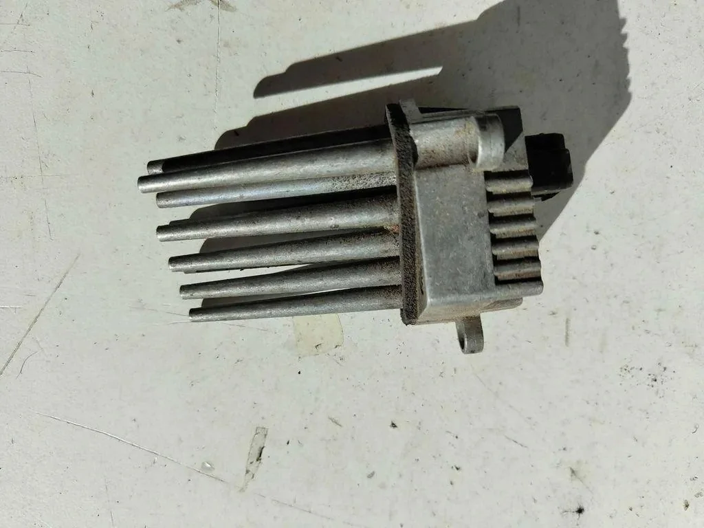 Relais ventilateur BMW 5 Touring E39 64116923204