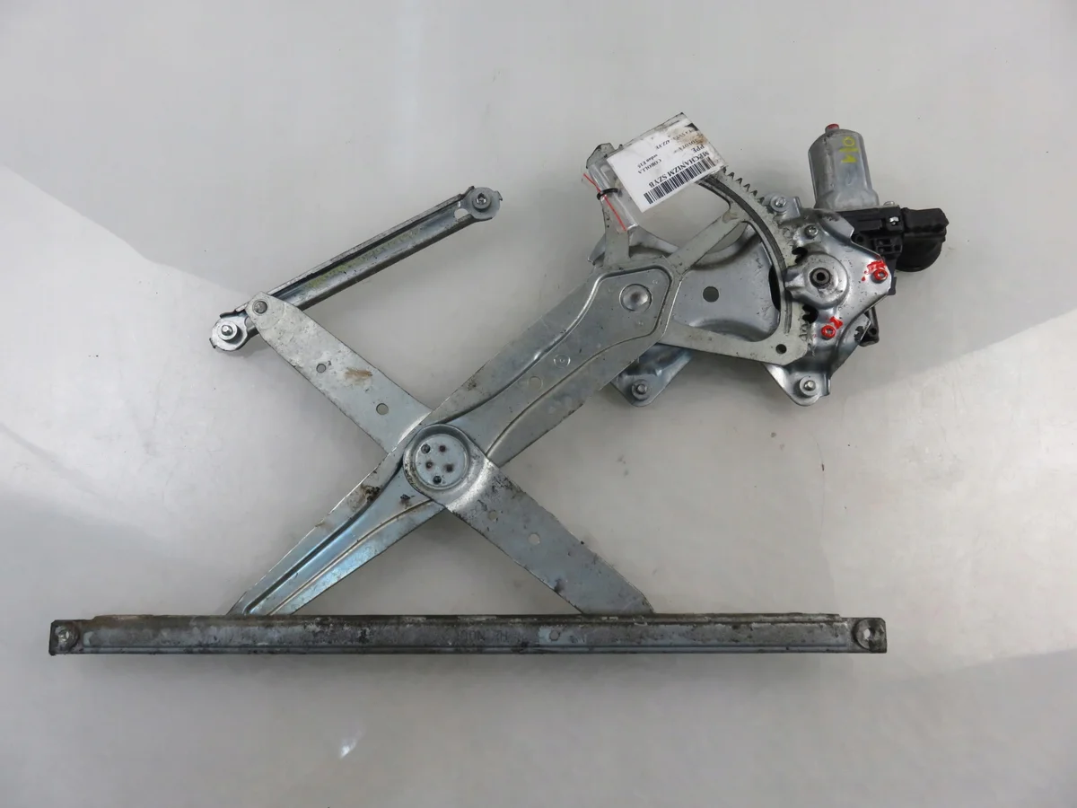 Fönsterhiss höger fram Toyota Corolla E15 image 4