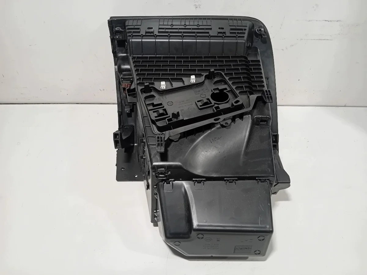 Opel Corsa F 2019-Present Schowek Usado image 3