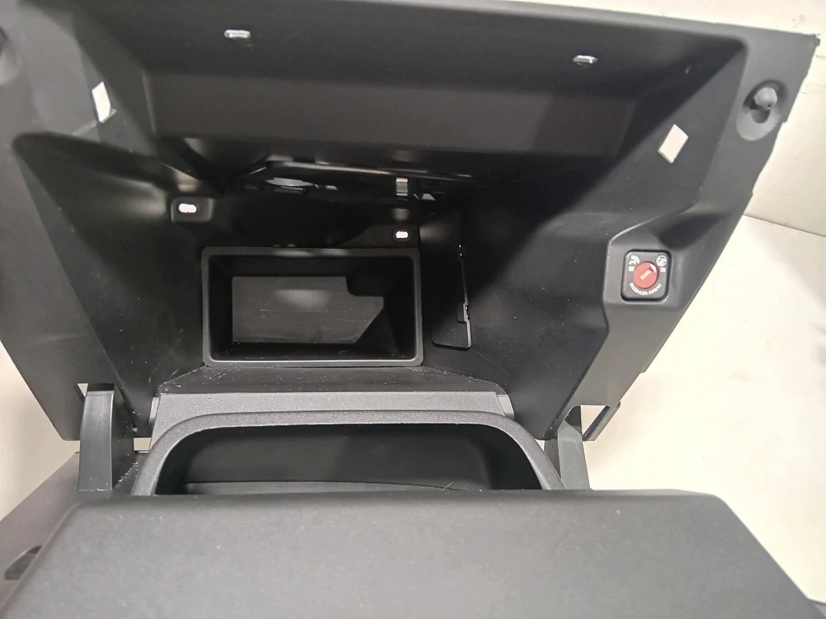 Opel Corsa F 2019-Present Schowek Usado image 6
