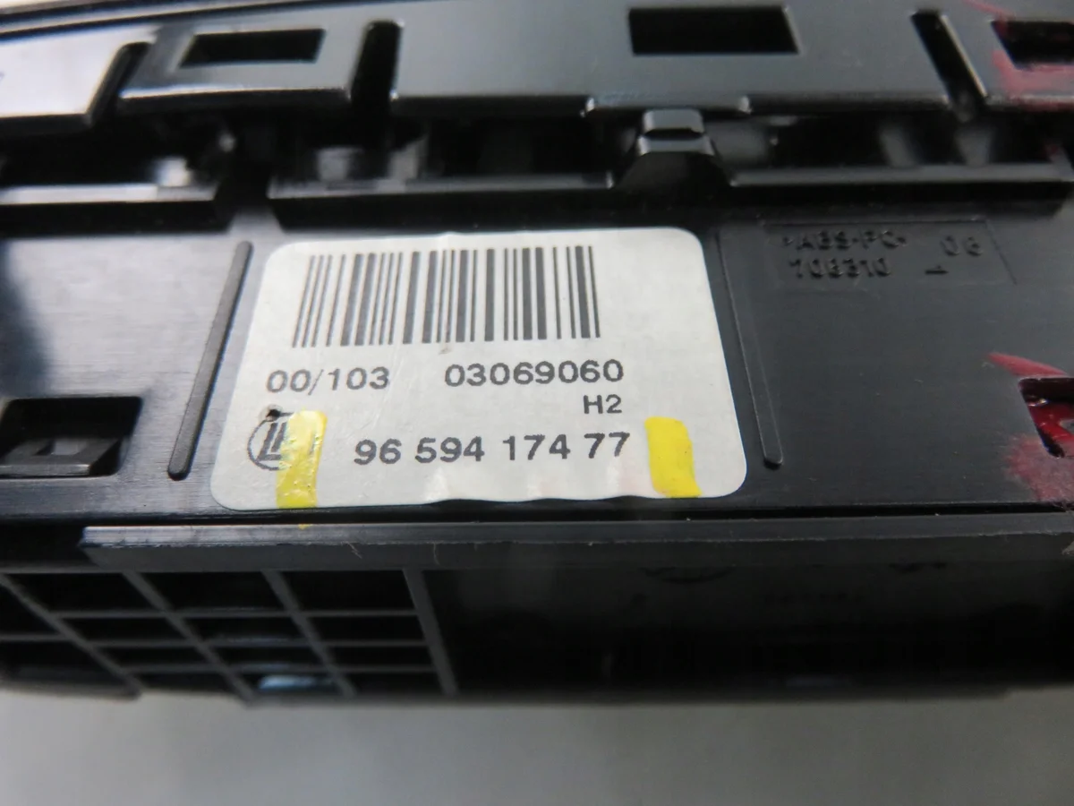 Interruptor Emergencia Peugeot RCZ 9659417477 image 4