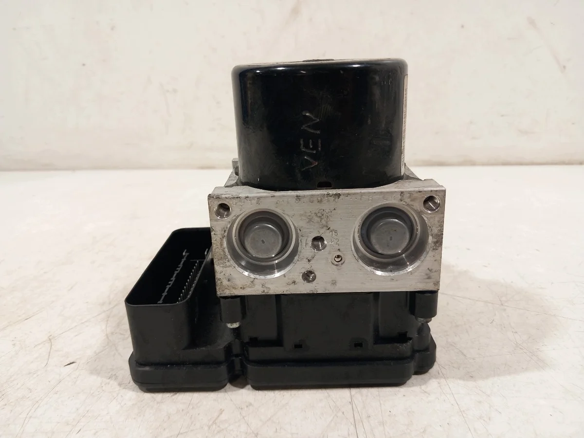 ABS Pomp Ford Focus 3 Wagon BV612C405AL image 6