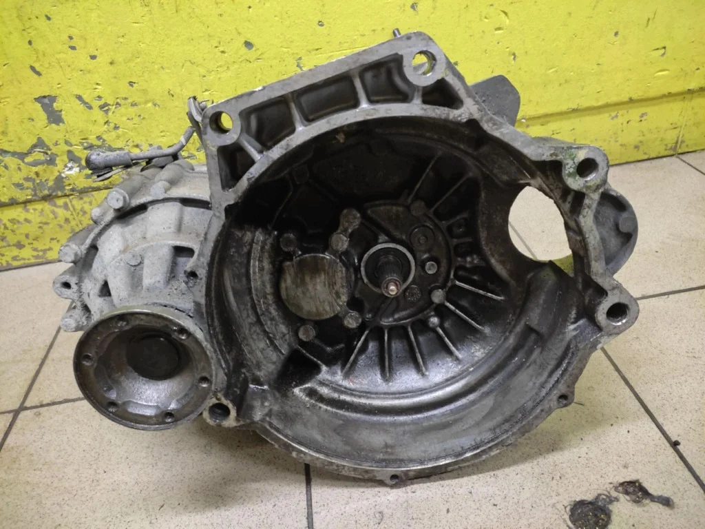 VW Golf II 1.6 D Getriebe F-160300-4S23011