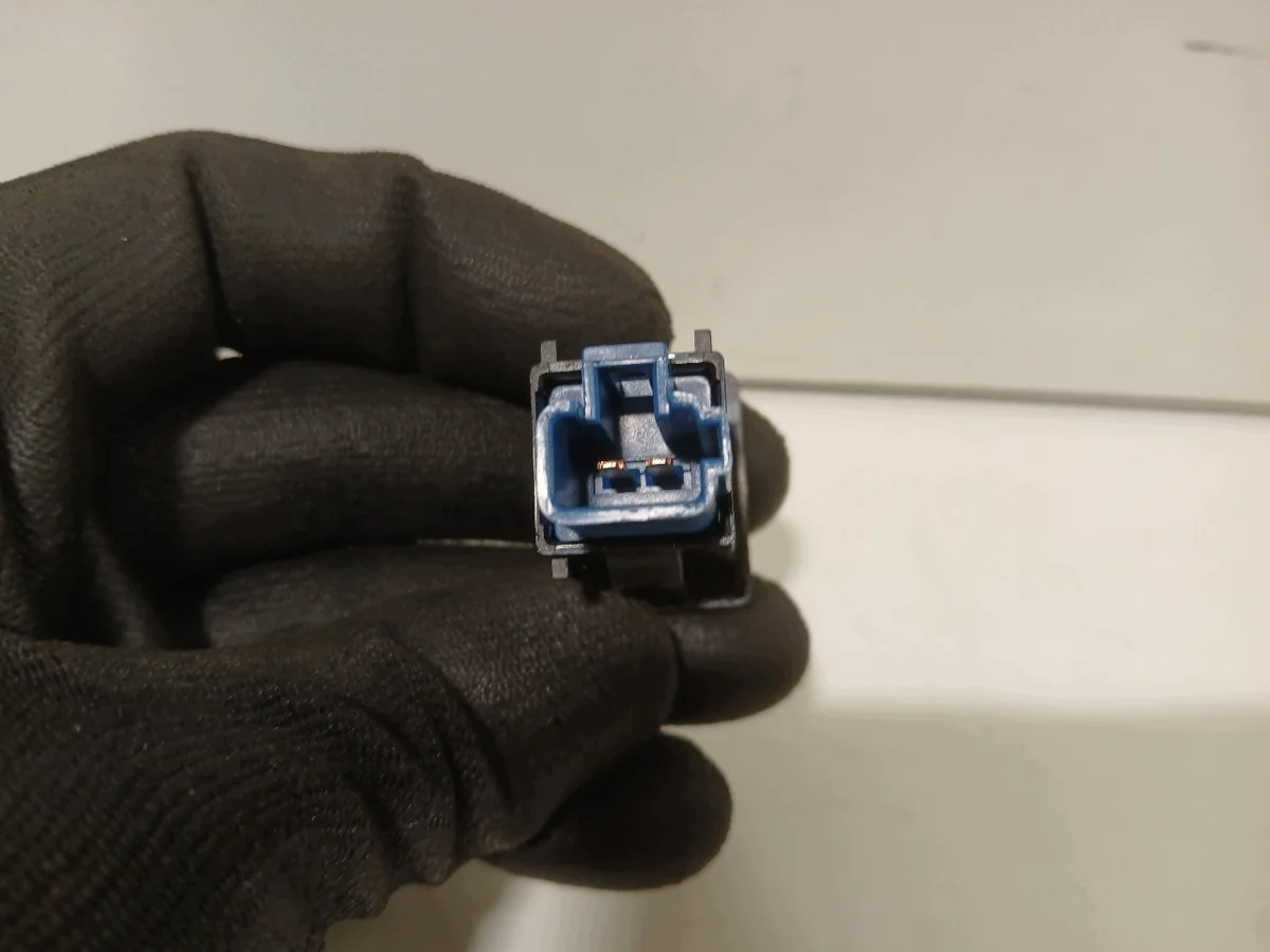 Interruptor Porta-malas Mitsubishi Outlander 2019-2022 image 5