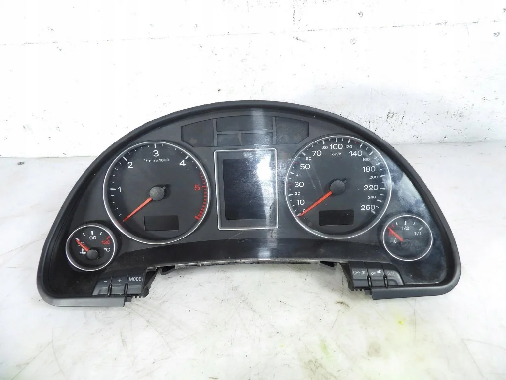 Audi A4 B7 2.0B mittaristo 8E0920931D