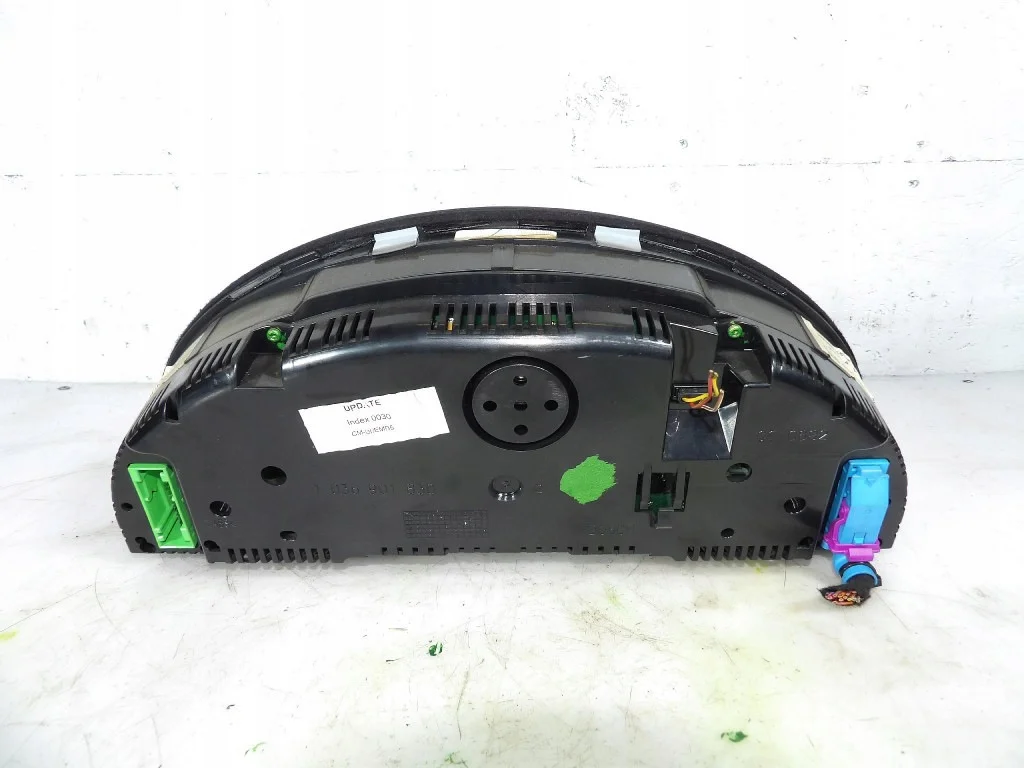 Audi A4 B7 2.0B mittaristo 8E0920931D