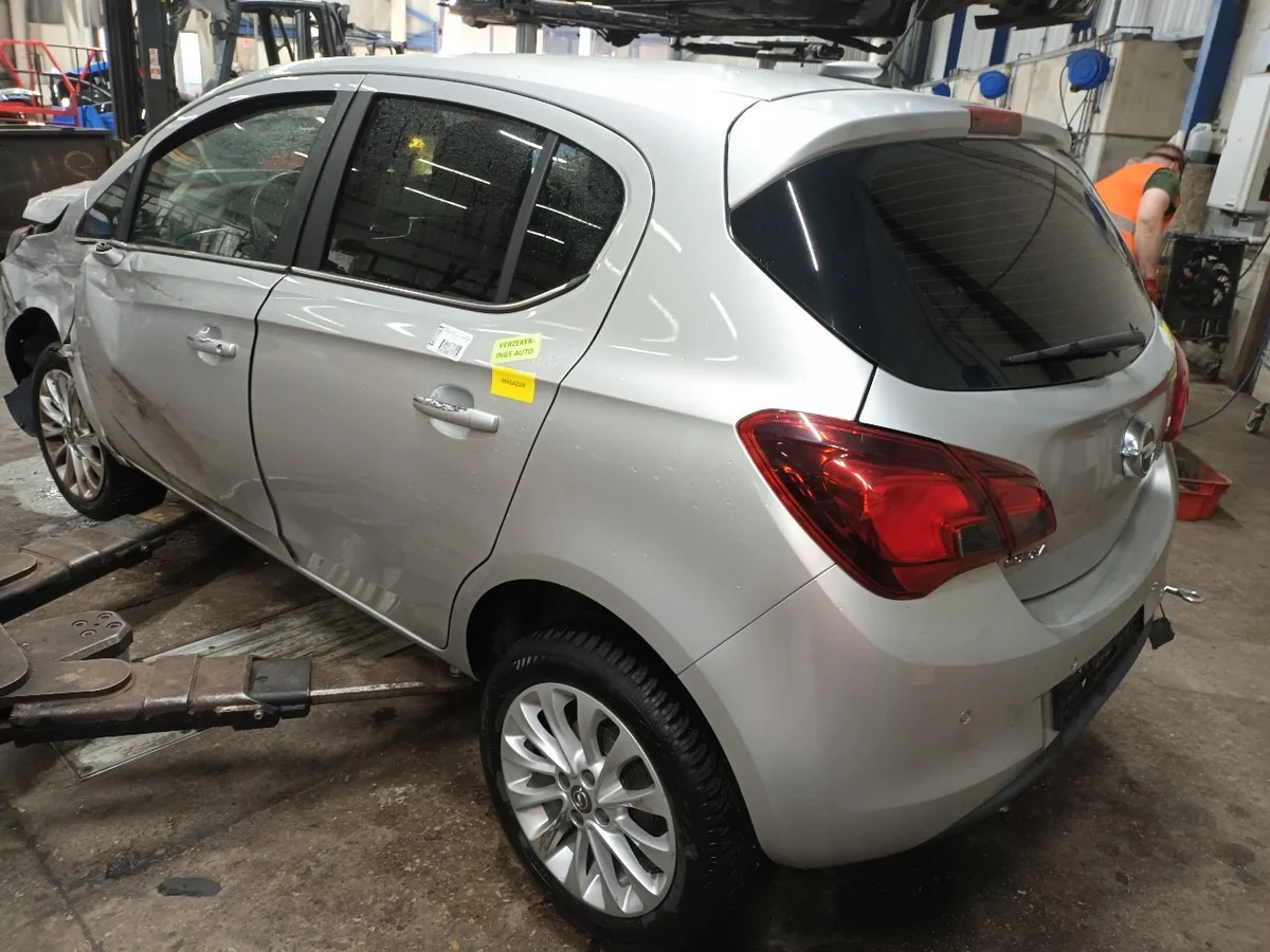 Opel Corsa E AC-kylare 39059785 GX565003 image 9