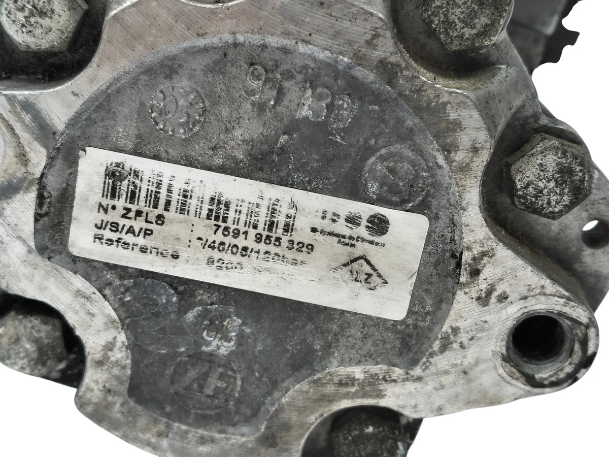 Ohjaustehostimen pumppu Renault Master image 7