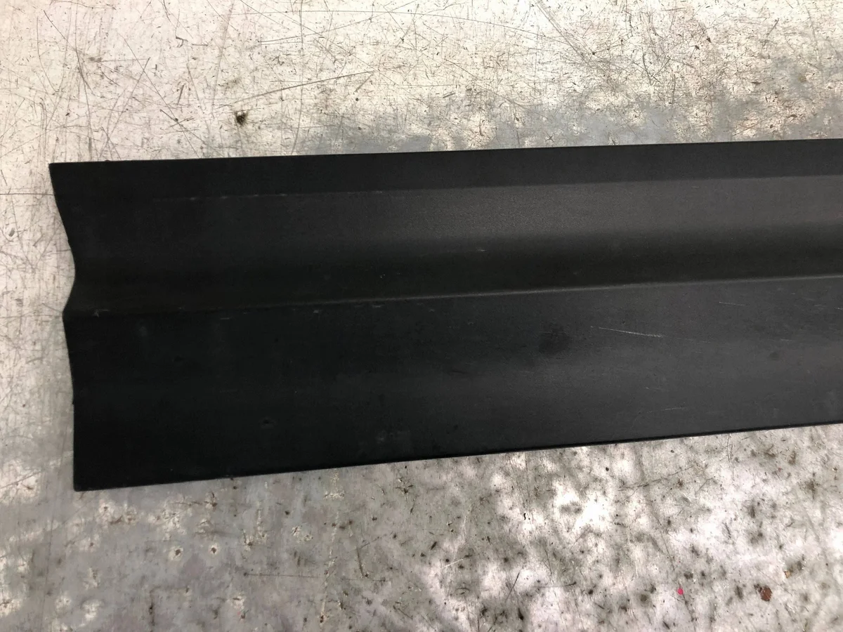 Dörrlister höger fram Jeep Avenger 735729927BILI