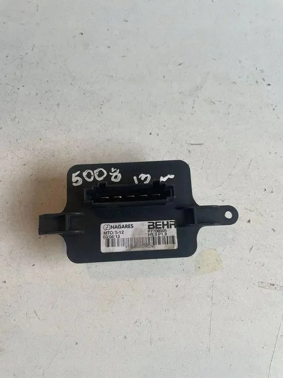 Relä värmefläkt Peugeot 3008 P7708005