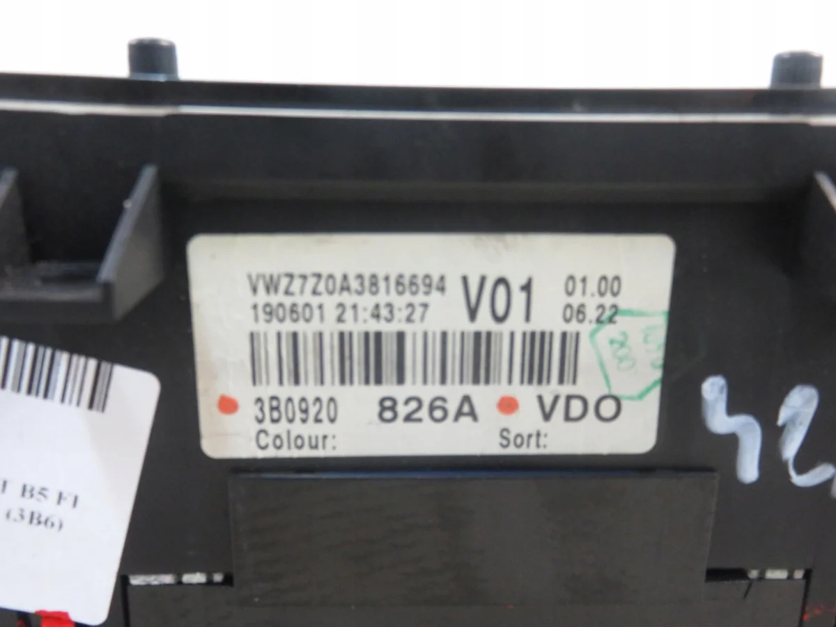 Tachometer VW Passat B5 FL 1.9 TDI 3B0920826A image 6