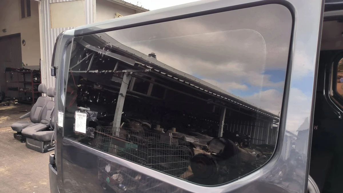 Sliding Door Window Right Renault Trafic III image 3