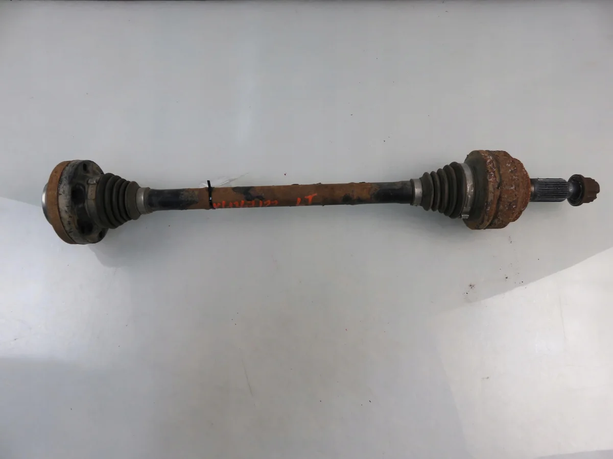Vänster bakaxel VW Touareg 5.0 V10 TDI