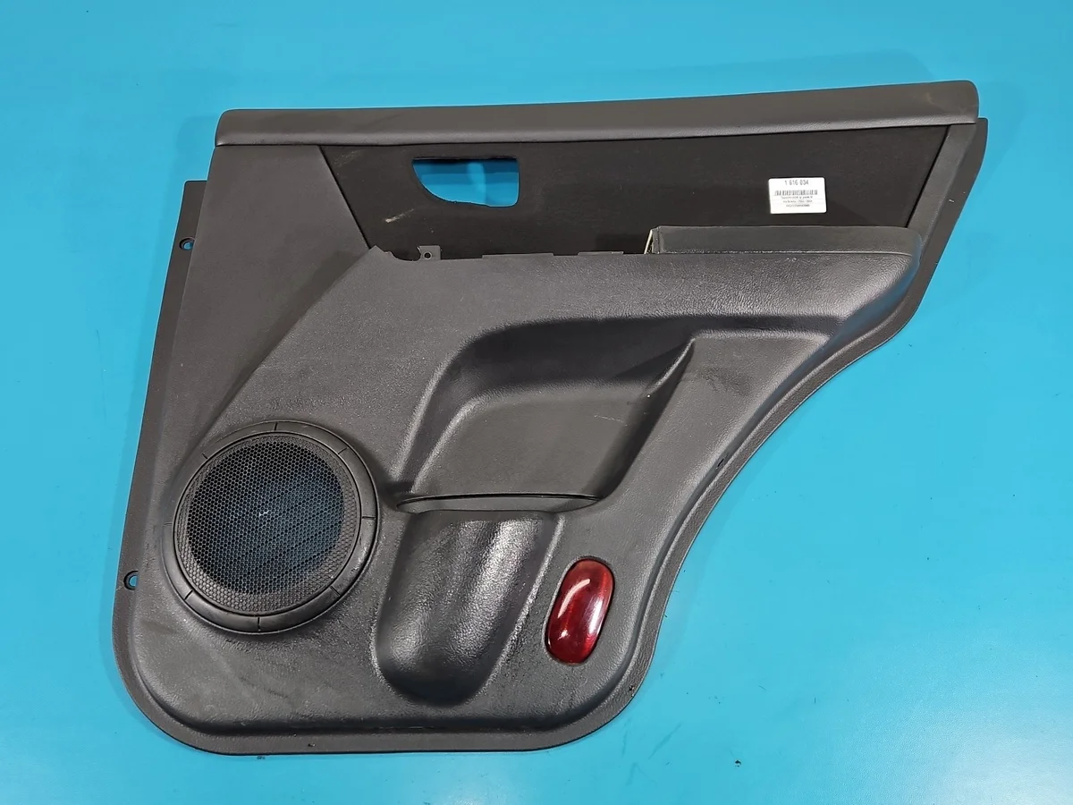 Tapiceria Porta Traseira Direita Kia Sorento 03-09