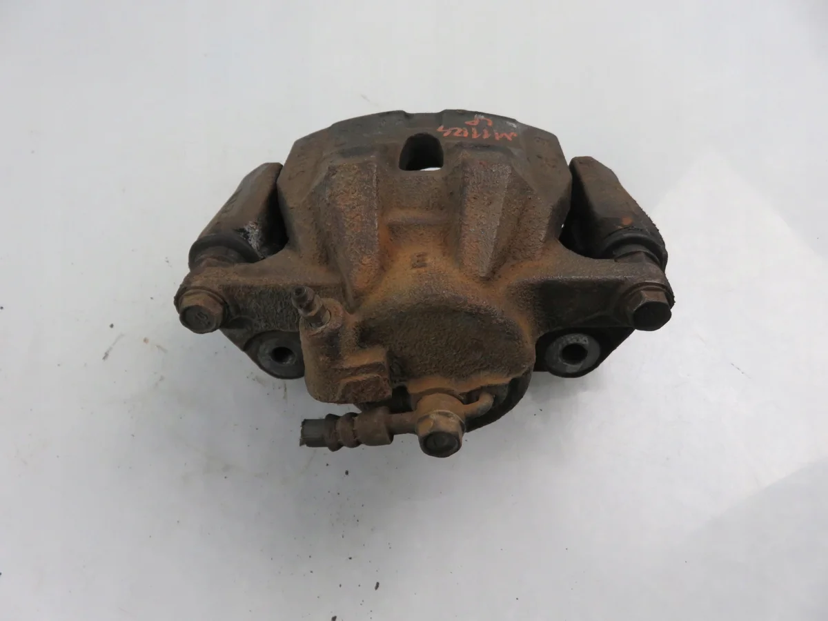 Bremszange Links Vorne Toyota Urban Cruiser image 7