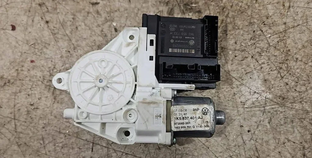 Motortje Raam Volkswagen OE 1K5837401AJ
