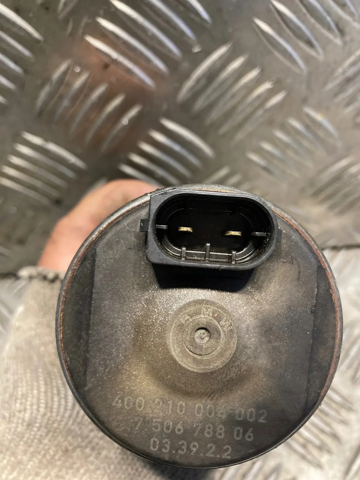 BMW 7 E65 Adjuster Valve 7506788 image 3