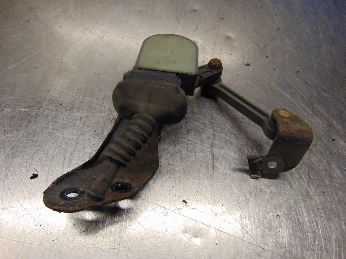 VW Phaeton Xenon Position Sensor Used image 3