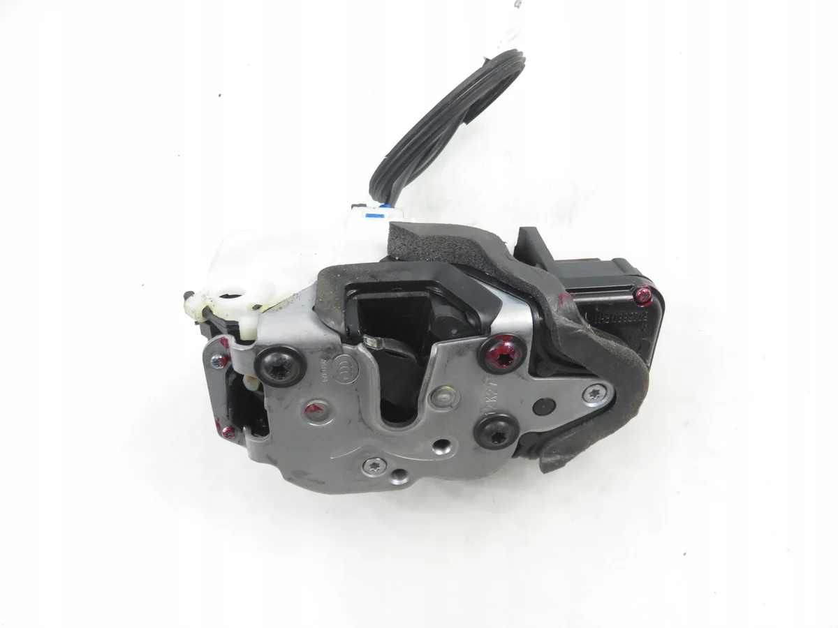 Serrure Avant Droite Opel Astra IV J
