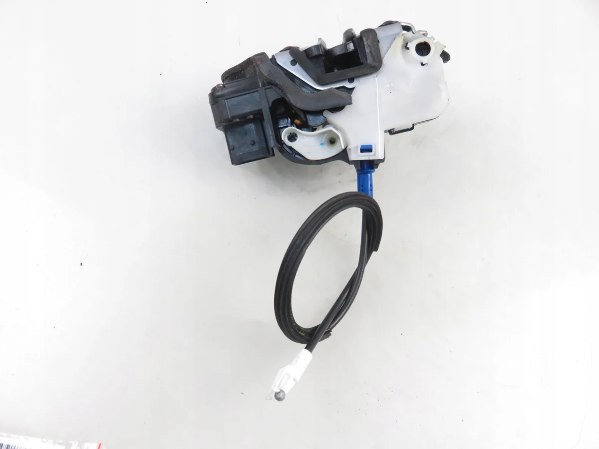 Opel Astra IV J etulukkolaite oikea image 7