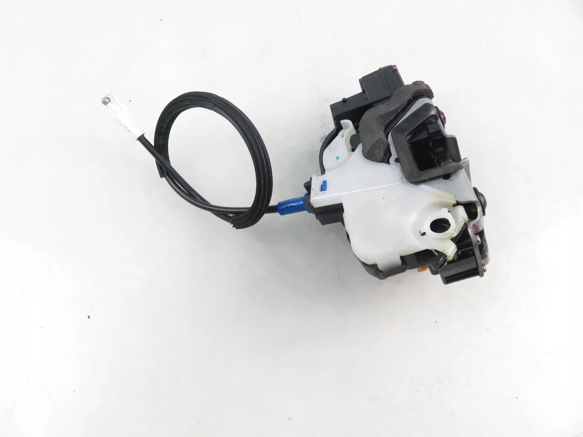 Opel Astra IV J etulukkolaite oikea image 8