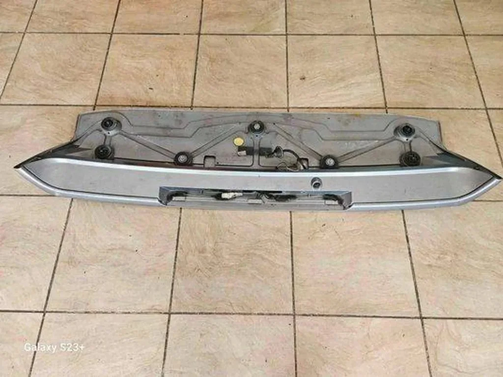 Spoiler coffre BMW X3 E83 5171340038404