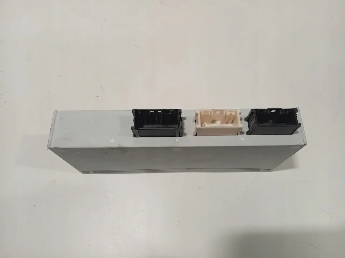 BMW 3 F30 F35 F31 takaluukun moduuli