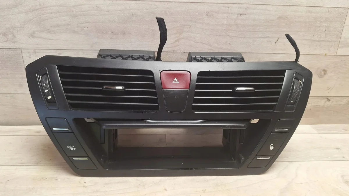 CITROËN C4 GRAND PICASSO I Ilmanottoaukko