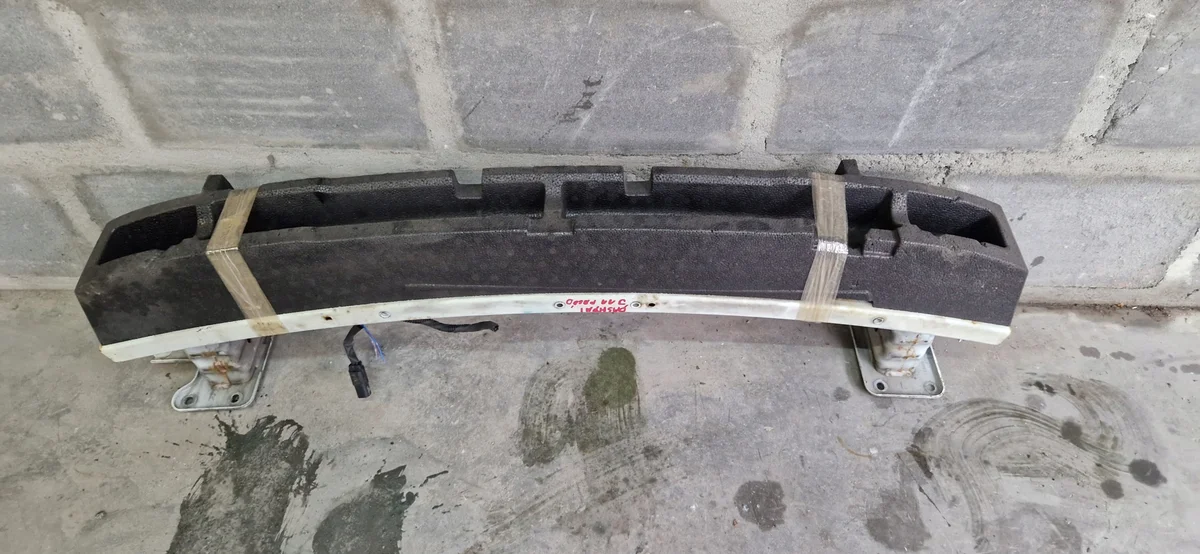 Nissan Qashqai J11 etupuskurin palkki