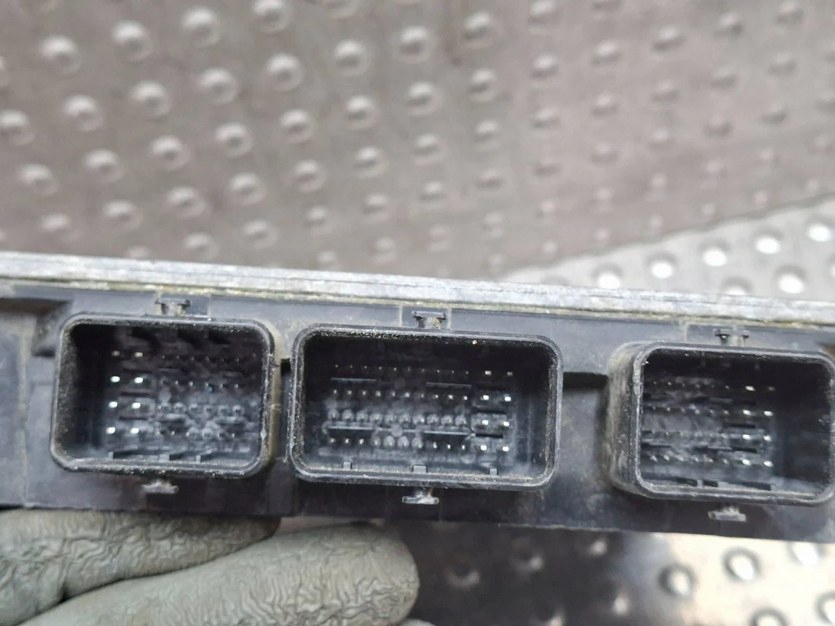 Engine Control Unit R0410B034C 8200619409 image 3