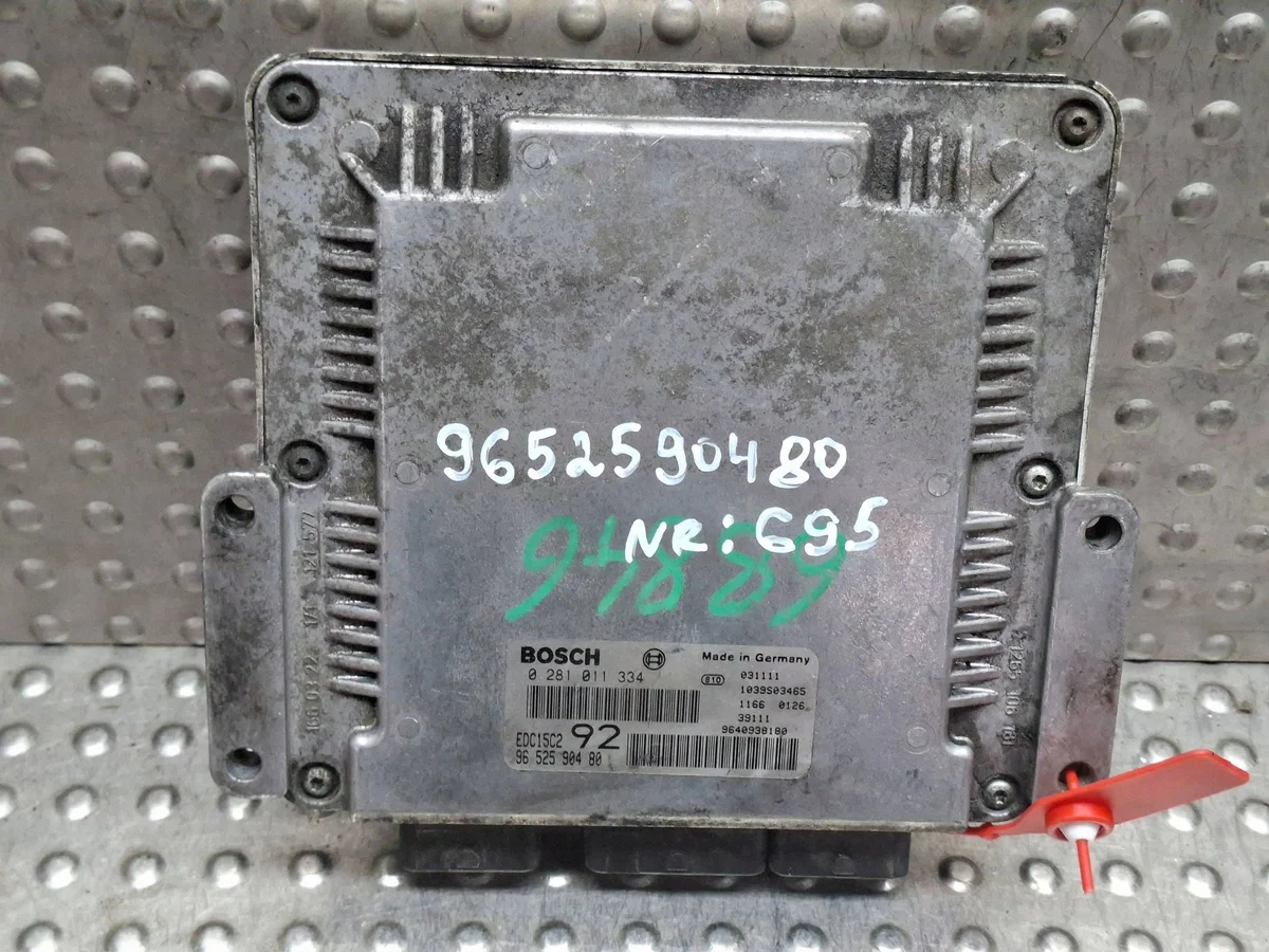 ECU Moteur 0281011334 Citroen Peugeot 2.0 HDI